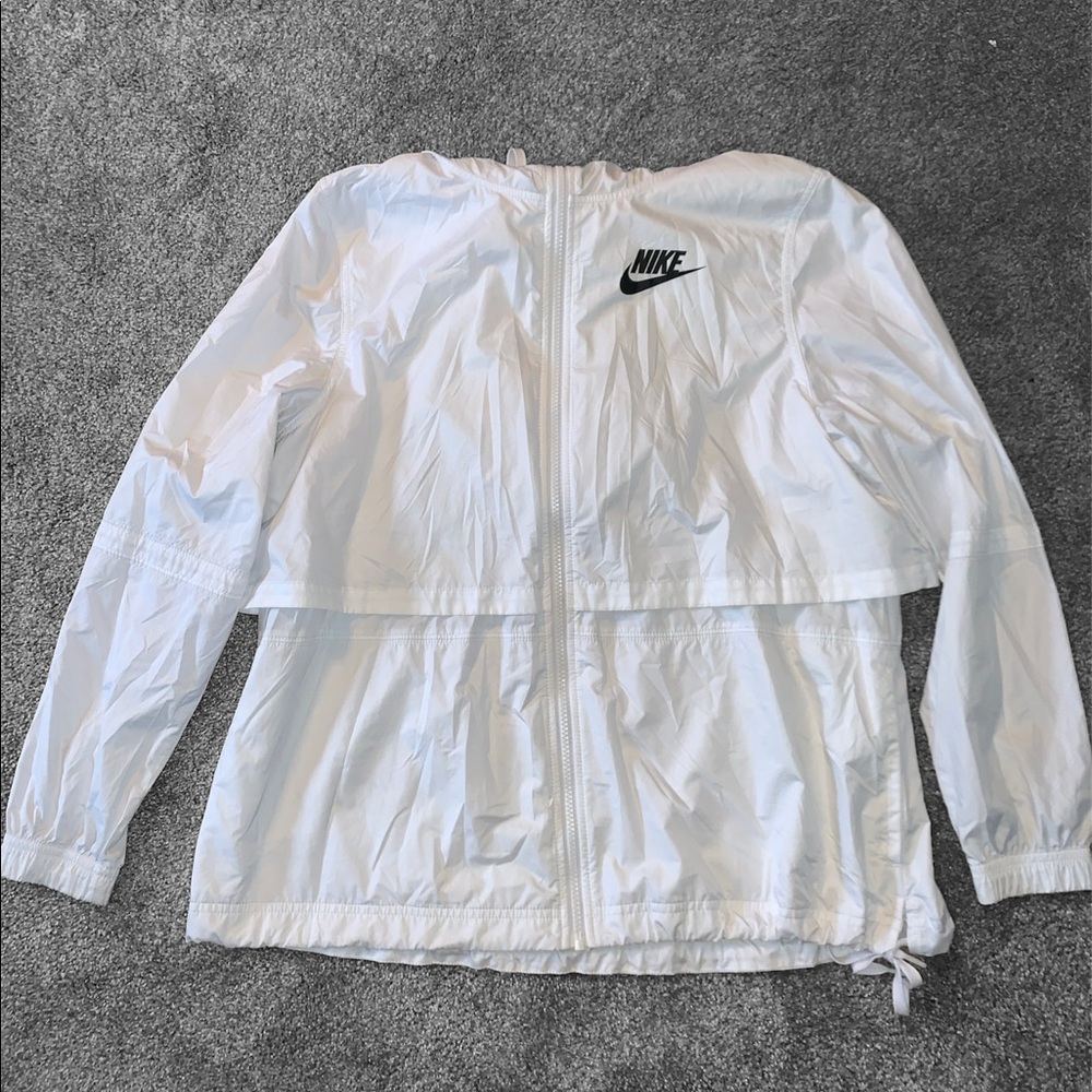 Womens/Juniors white nike windrunner.